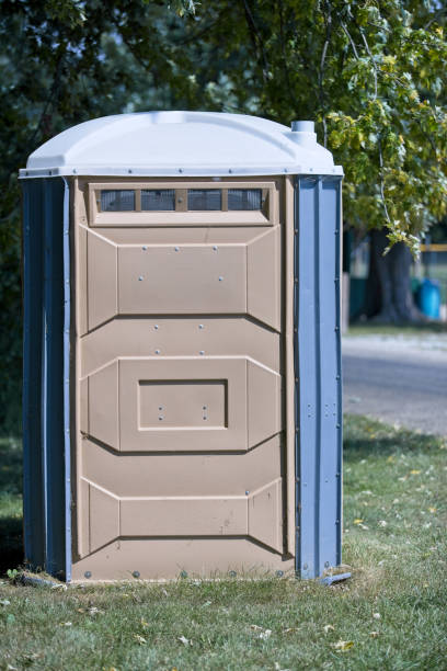 Best Porta potty rental near me  in Center Hill, FL